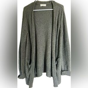 Cardigan open front textured sweater, oversized. Excellent condition. Size M